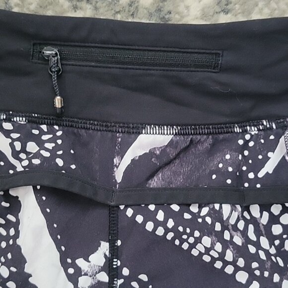 Lululemon Speed shorts - Picture 4 of 10